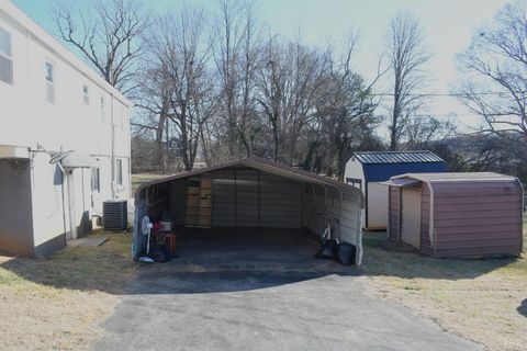Tiny photo for 818 Oak Street, Bedford, VA 24523 (MLS # 363783)