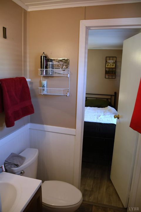 Tiny photo for 818 Oak Street, Bedford, VA 24523 (MLS # 363783)