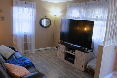 Tiny photo for 818 Oak Street, Bedford, VA 24523 (MLS # 363783)