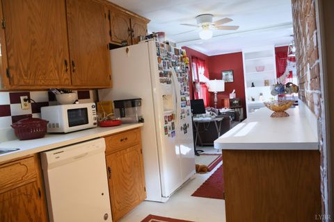 Tiny photo for 818 Oak Street, Bedford, VA 24523 (MLS # 363783)