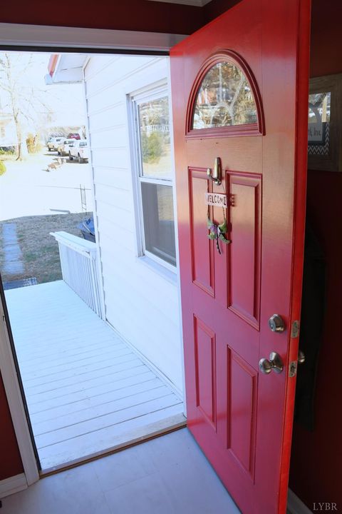 Tiny photo for 818 Oak Street, Bedford, VA 24523 (MLS # 363783)