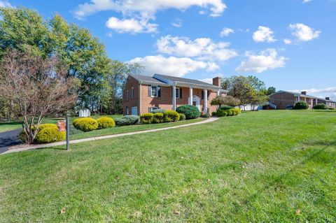 Tiny photo for 1700 Laxton Road, Lynchburg, VA 24502 (MLS # 362541)