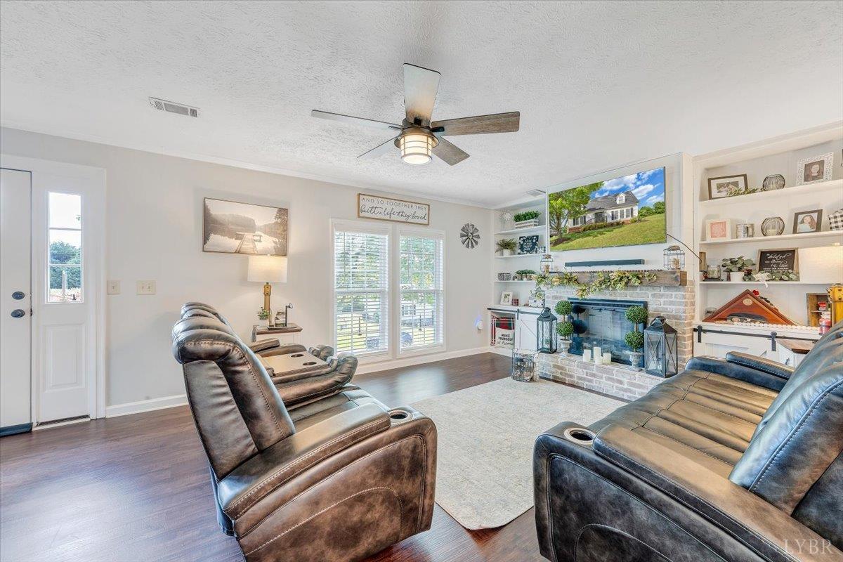 1028 Park Mountain Terrace, Huddleston, Virginia image 5
