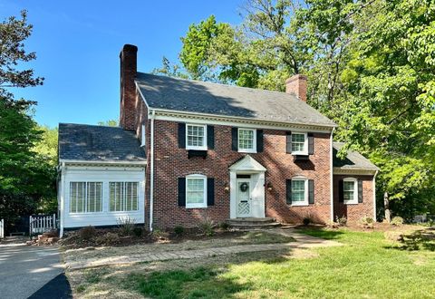 Homes For Sale - 4625 Locksview Road<br/> Lynchburg, VA 24503