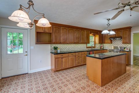 Tiny photo for 308 Robin Drive, Lynchburg, VA 24502 (MLS # 366428)