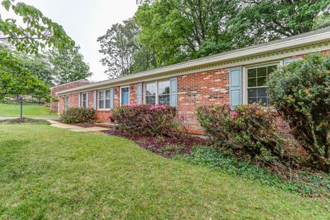 Tiny photo for 308 Robin Drive, Lynchburg, VA 24502 (MLS # 366428)