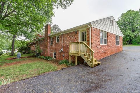 Tiny photo for 308 Robin Drive, Lynchburg, VA 24502 (MLS # 366428)