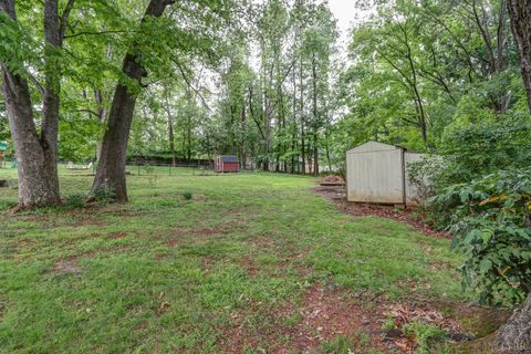 Tiny photo for 308 Robin Drive, Lynchburg, VA 24502 (MLS # 366428)