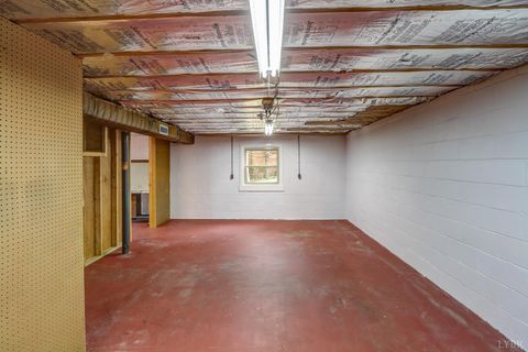 Tiny photo for 308 Robin Drive, Lynchburg, VA 24502 (MLS # 366428)