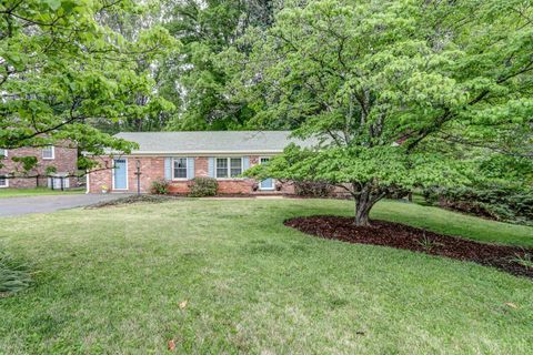 Tiny photo for 308 Robin Drive, Lynchburg, VA 24502 (MLS # 366428)