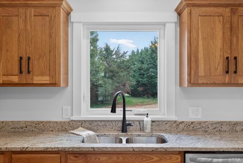 Tiny photo for 126 Dale Dr DR, Madison Heights, VA 24572 (MLS # 366600)