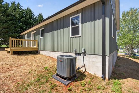 Tiny photo for 126 Dale Dr DR, Madison Heights, VA 24572 (MLS # 366600)