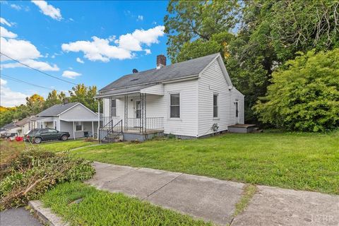 Tiny photo for 46 Fairfield Avenue, Danville, VA 24541 (MLS # 363842)