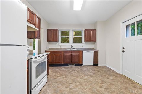 Tiny photo for 46 Fairfield Avenue, Danville, VA 24541 (MLS # 363842)