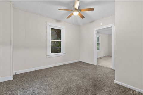 Tiny photo for 33 Garland St, Danville, VA 24541 (MLS # 363902)