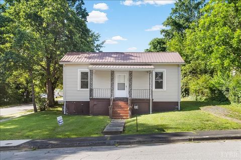 Photo of 33 Garland St, Danville, VA 24541 (MLS # 363902)