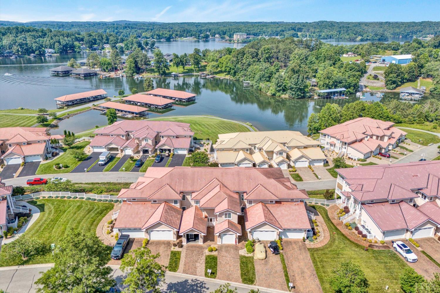 1066 Siesta Key Court, Moneta, Virginia image 1