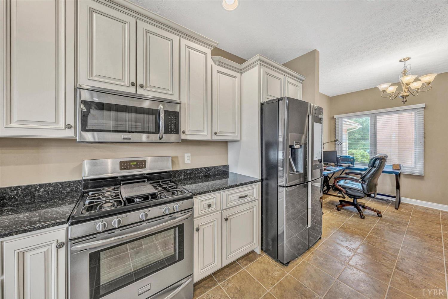 1066 Siesta Key Court, Moneta, Virginia image 8