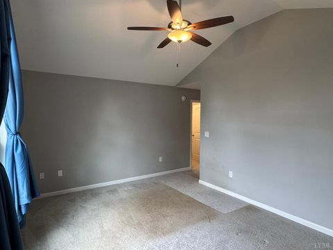 Tiny photo for 510 Oakleigh Avenue, Appomattox, VA 24522 (MLS # 364512)