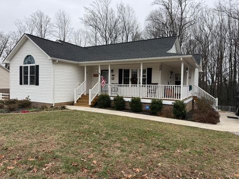 Tiny photo for 510 Oakleigh Avenue, Appomattox, VA 24522 (MLS # 364512)