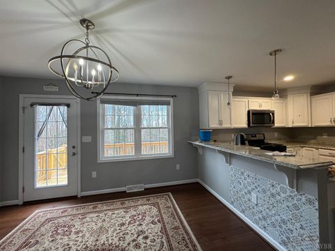 Tiny photo for 510 Oakleigh Avenue, Appomattox, VA 24522 (MLS # 364512)
