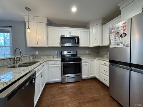 Tiny photo for 510 Oakleigh Avenue, Appomattox, VA 24522 (MLS # 364512)