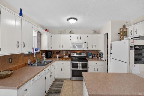 Tiny photo for 1002 Oxford Point Road, Lynchburg, VA 24502 (MLS # 365513)