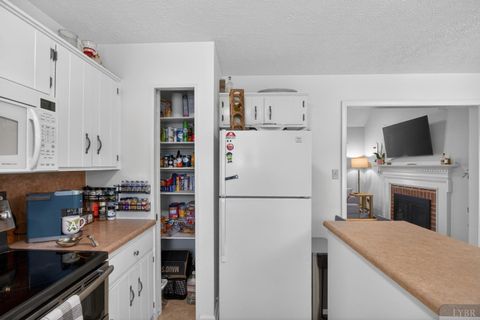 Tiny photo for 1002 Oxford Point Road, Lynchburg, VA 24502 (MLS # 365513)