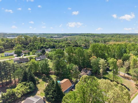 Tiny photo for 1002 Oxford Point Road, Lynchburg, VA 24502 (MLS # 365513)