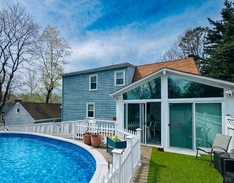 Tiny photo for 1002 Oxford Point Road, Lynchburg, VA 24502 (MLS # 365513)