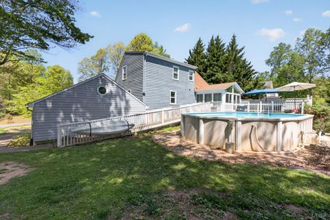 Tiny photo for 1002 Oxford Point Road, Lynchburg, VA 24502 (MLS # 365513)