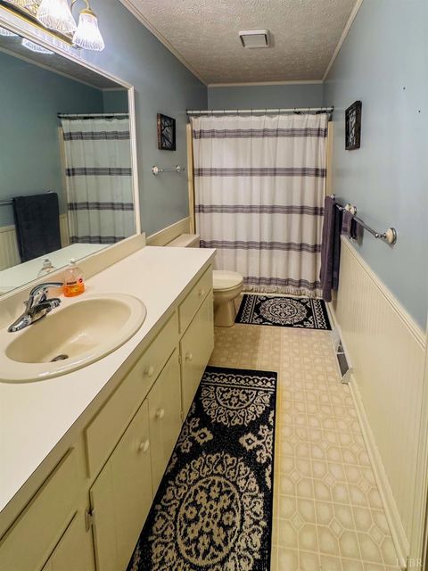 Tiny photo for 1002 Oxford Point Road, Lynchburg, VA 24502 (MLS # 365513)