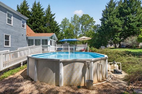 Tiny photo for 1002 Oxford Point Road, Lynchburg, VA 24502 (MLS # 365513)