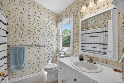 Tiny photo for 1002 Oxford Point Road, Lynchburg, VA 24502 (MLS # 365513)
