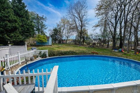 Tiny photo for 1002 Oxford Point Road, Lynchburg, VA 24502 (MLS # 365513)