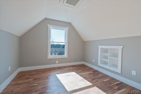 Tiny photo for 4615 Everett Road, Forest, VA 24551 (MLS # 363471)