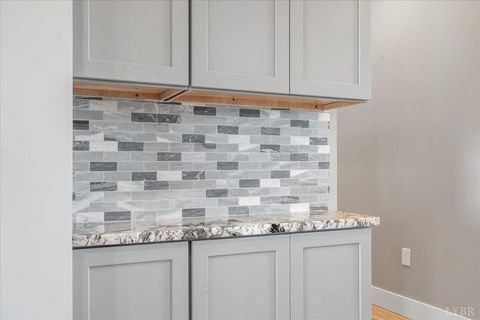 Tiny photo for 4615 Everett Road, Forest, VA 24551 (MLS # 363471)