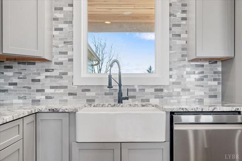 Tiny photo for 4615 Everett Road, Forest, VA 24551 (MLS # 363471)