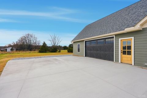 Tiny photo for 4615 Everett Road, Forest, VA 24551 (MLS # 363471)