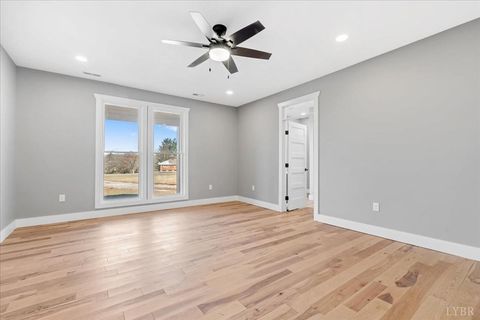 Tiny photo for 4615 Everett Road, Forest, VA 24551 (MLS # 363471)