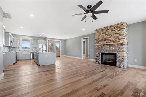 Tiny photo for 4615 Everett Road, Forest, VA 24551 (MLS # 363471)