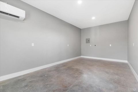 Tiny photo for 4615 Everett Road, Forest, VA 24551 (MLS # 363471)