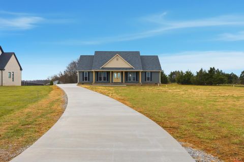 Tiny photo for 4615 Everett Road, Forest, VA 24551 (MLS # 363471)