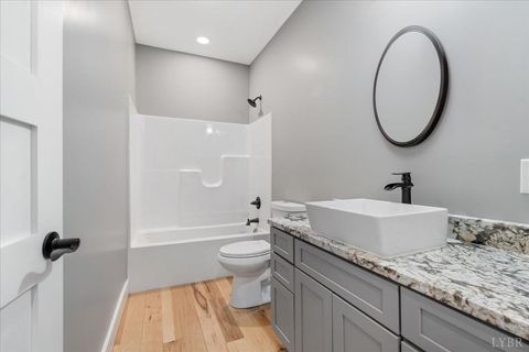 Tiny photo for 4615 Everett Road, Forest, VA 24551 (MLS # 363471)