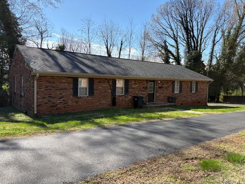 Photo of 1505 Edley Place, Lynchburg, VA 24501 (MLS # 365241)
