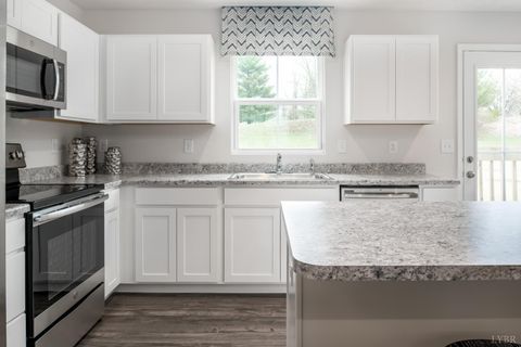 Tiny photo for 64 Crossing Court, Bedford, VA 24523 (MLS # 365062)