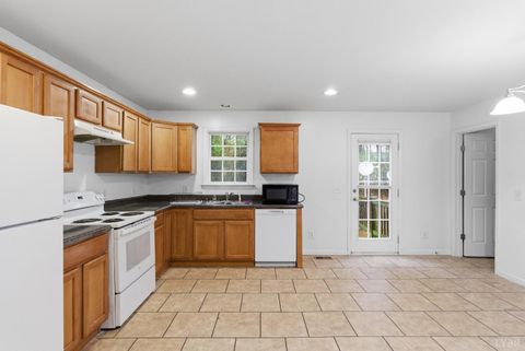 Tiny photo for 10406 Richmond Highway, Lynchburg, VA 24504 (MLS # 366557)