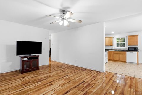 Tiny photo for 10406 Richmond Highway, Lynchburg, VA 24504 (MLS # 366557)