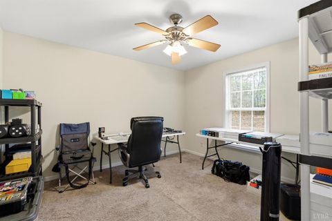 Tiny photo for 10406 Richmond Highway, Lynchburg, VA 24504 (MLS # 366557)