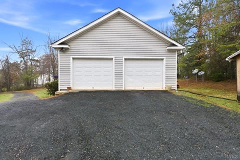 Tiny photo for 10406 Richmond Highway, Lynchburg, VA 24504 (MLS # 366557)